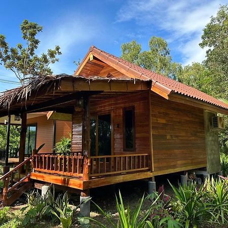 Koh Jum Bungalow & Hostel Extérieur photo