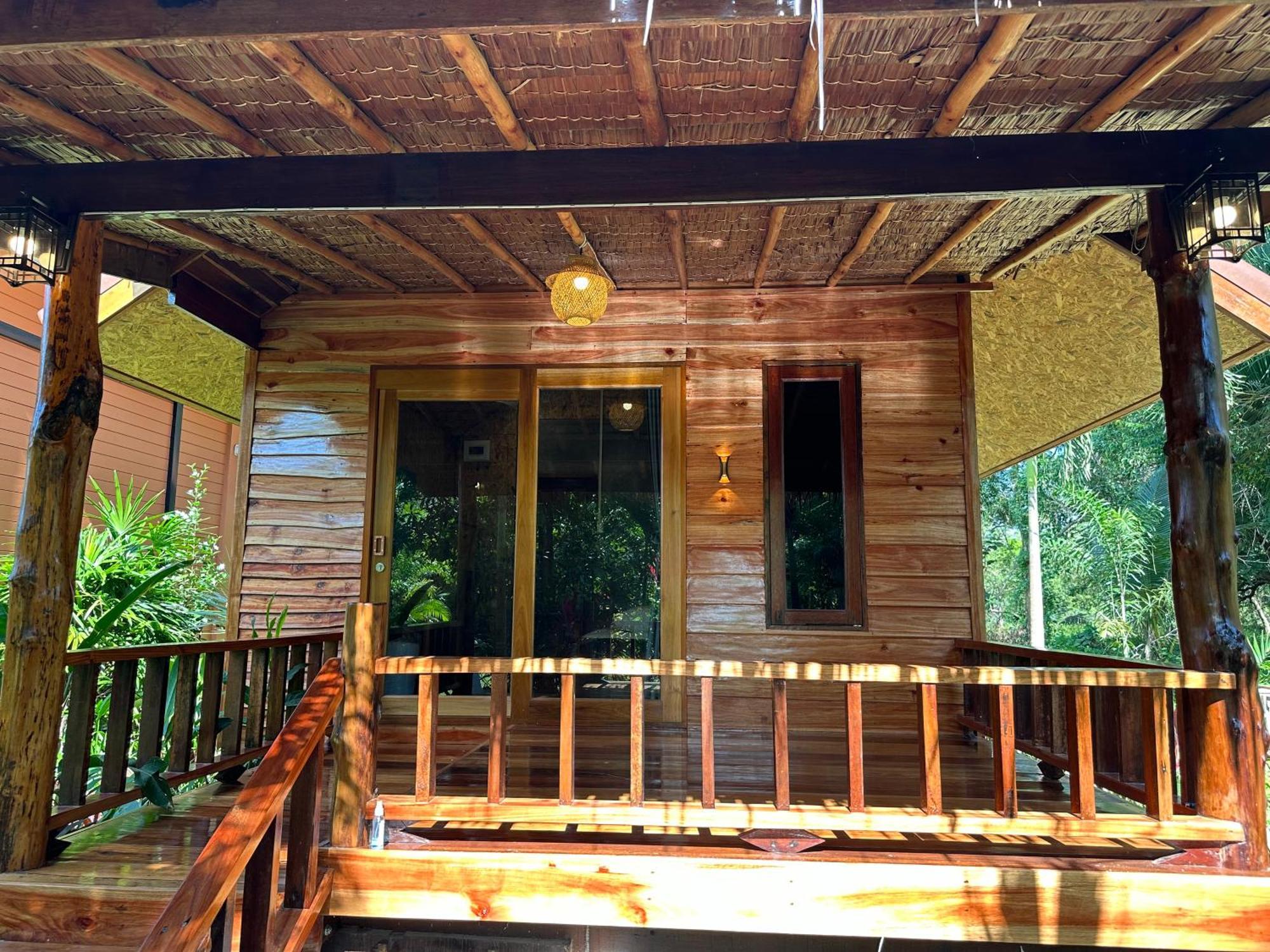Koh Jum Bungalow & Hostel Extérieur photo