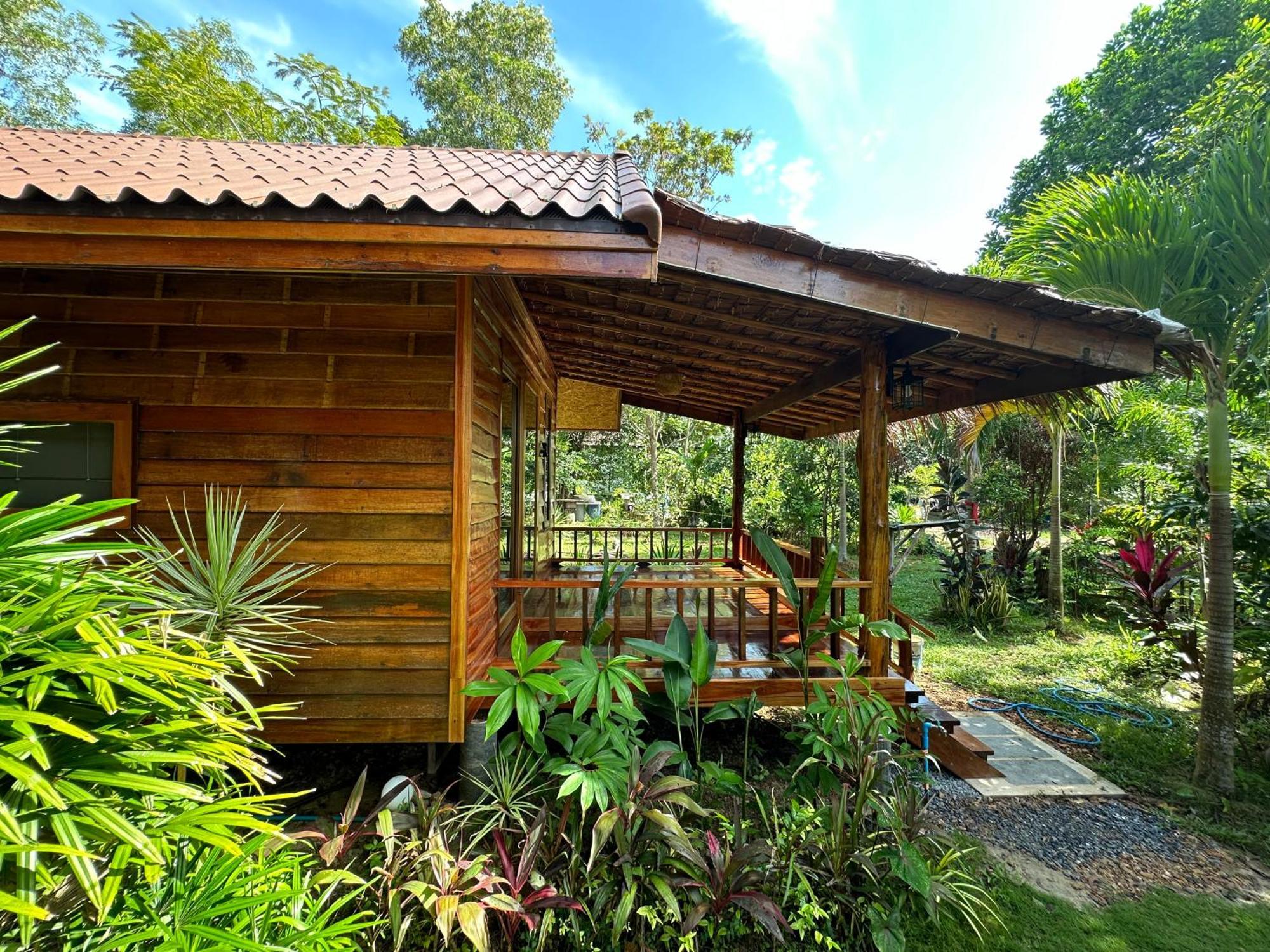 Koh Jum Bungalow & Hostel Extérieur photo