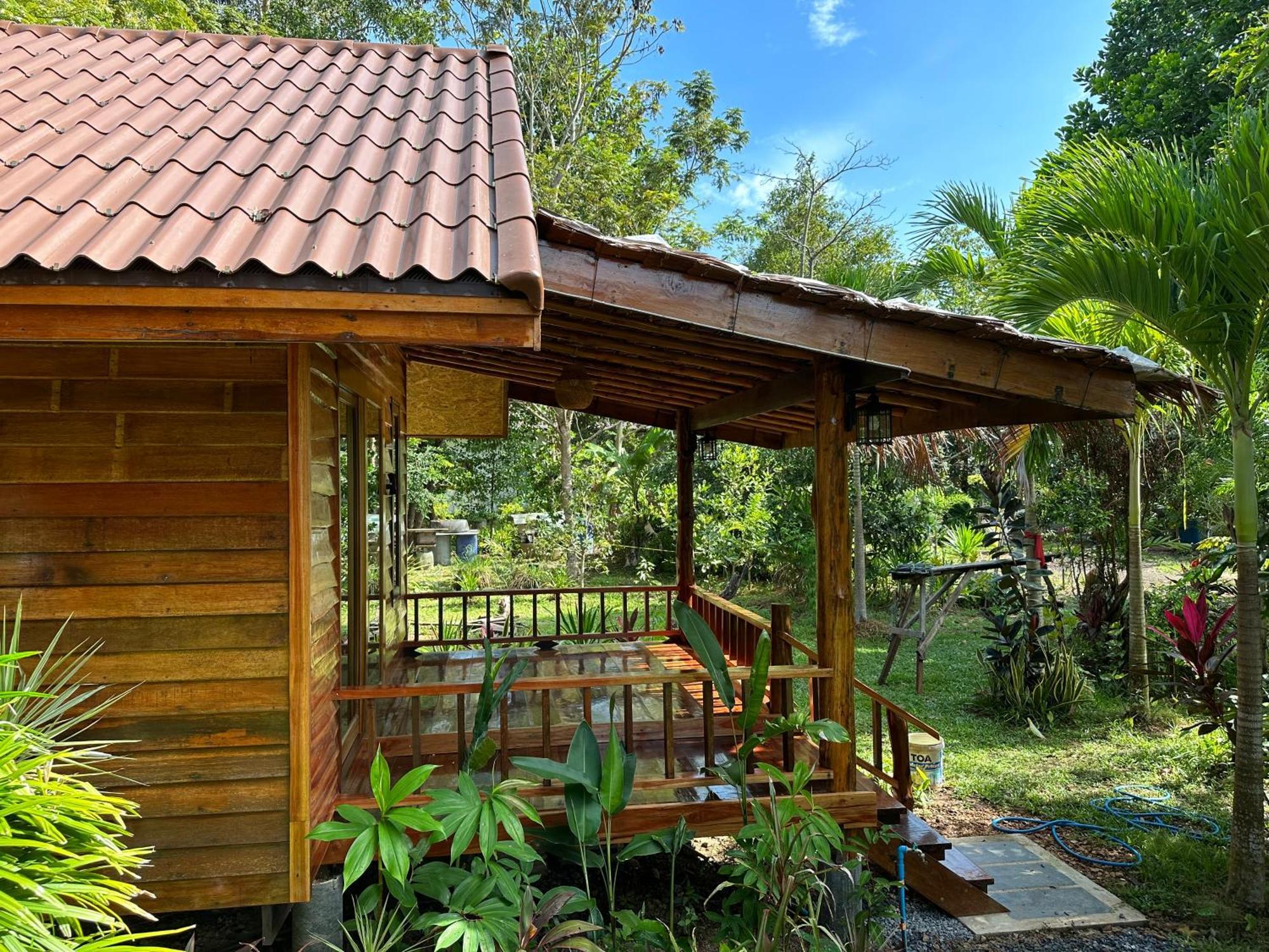 Koh Jum Bungalow & Hostel Extérieur photo