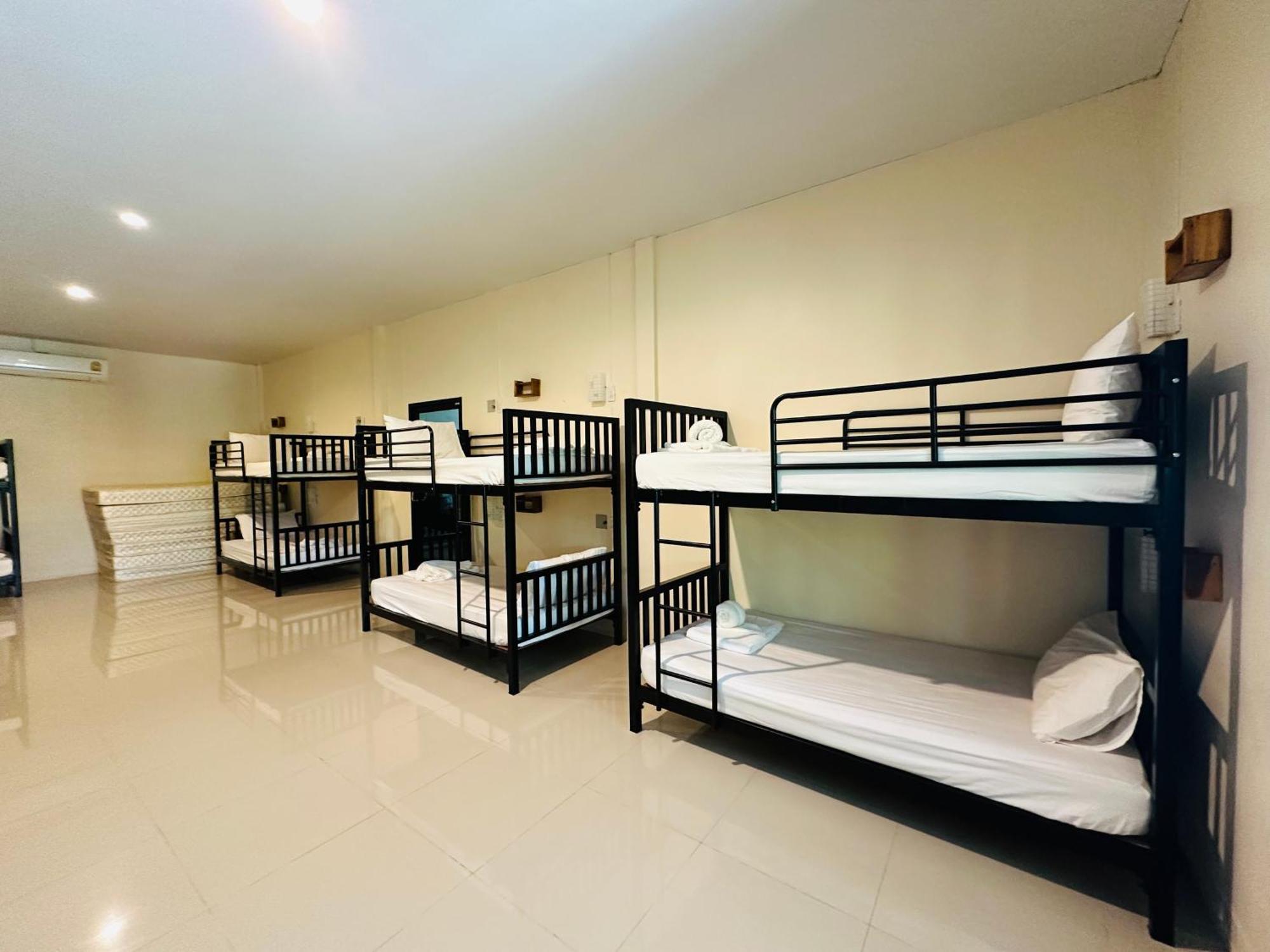 Koh Jum Bungalow & Hostel Extérieur photo