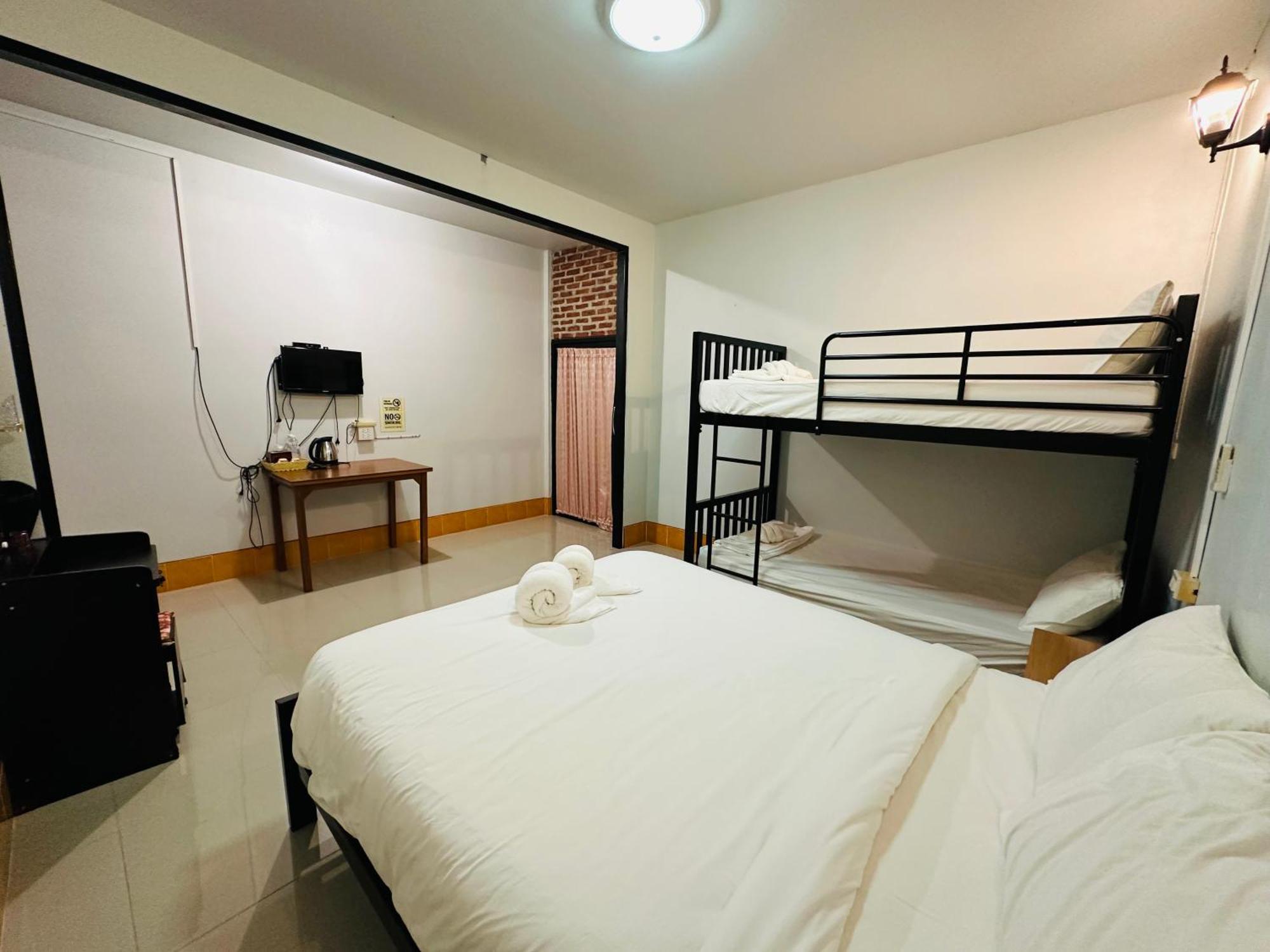 Koh Jum Bungalow & Hostel Extérieur photo