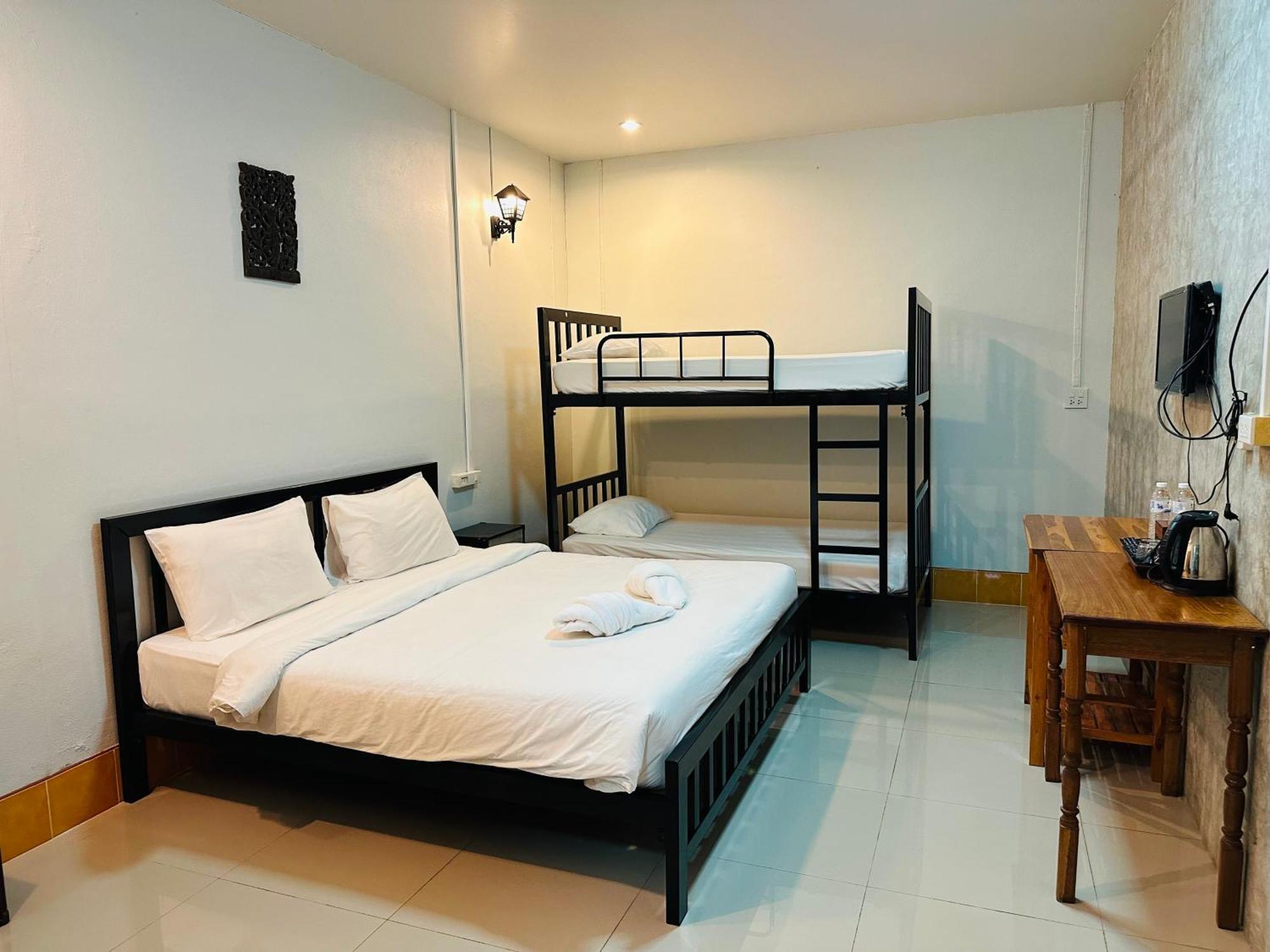 Koh Jum Bungalow & Hostel Extérieur photo