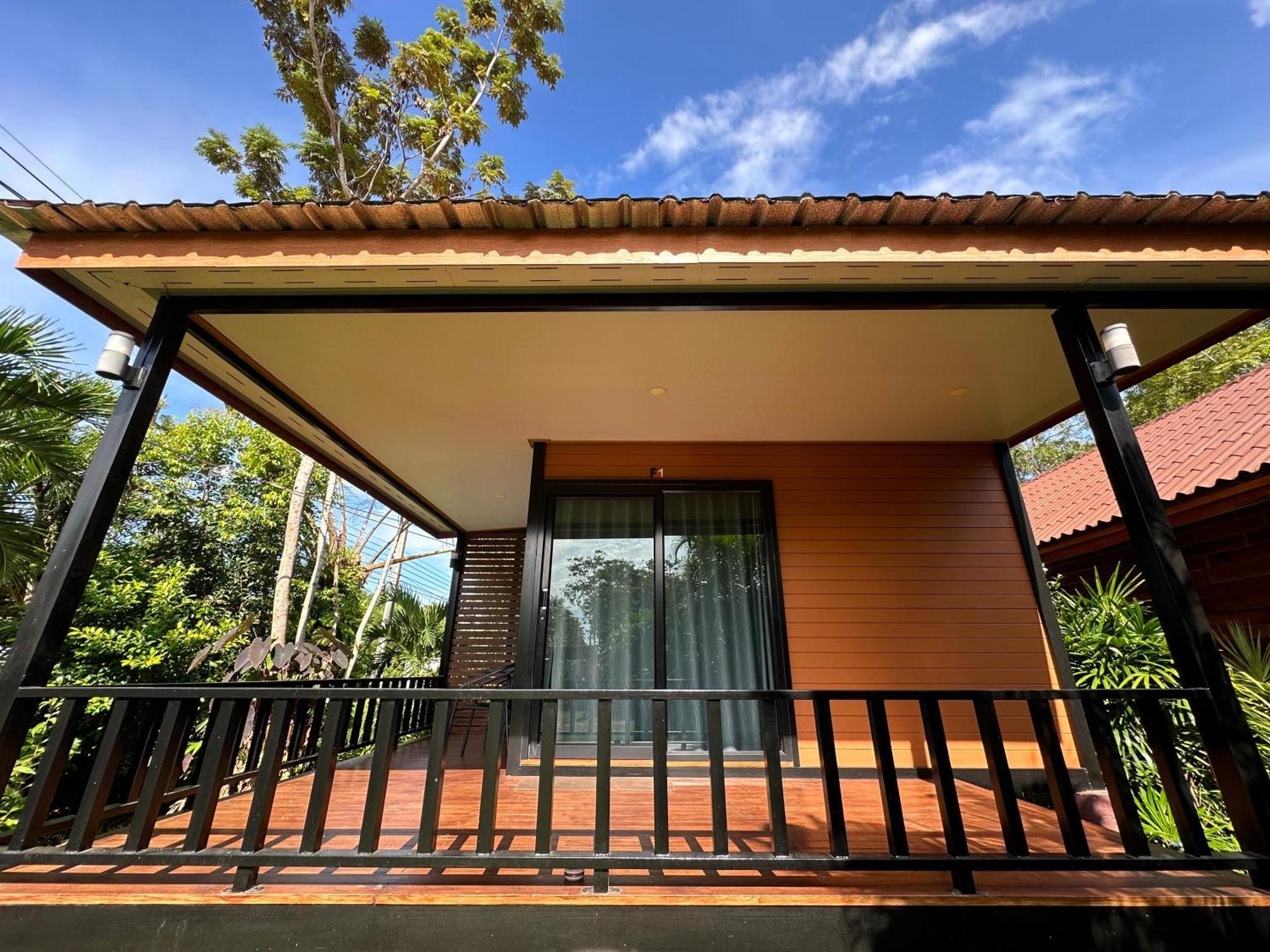 Koh Jum Bungalow & Hostel Extérieur photo