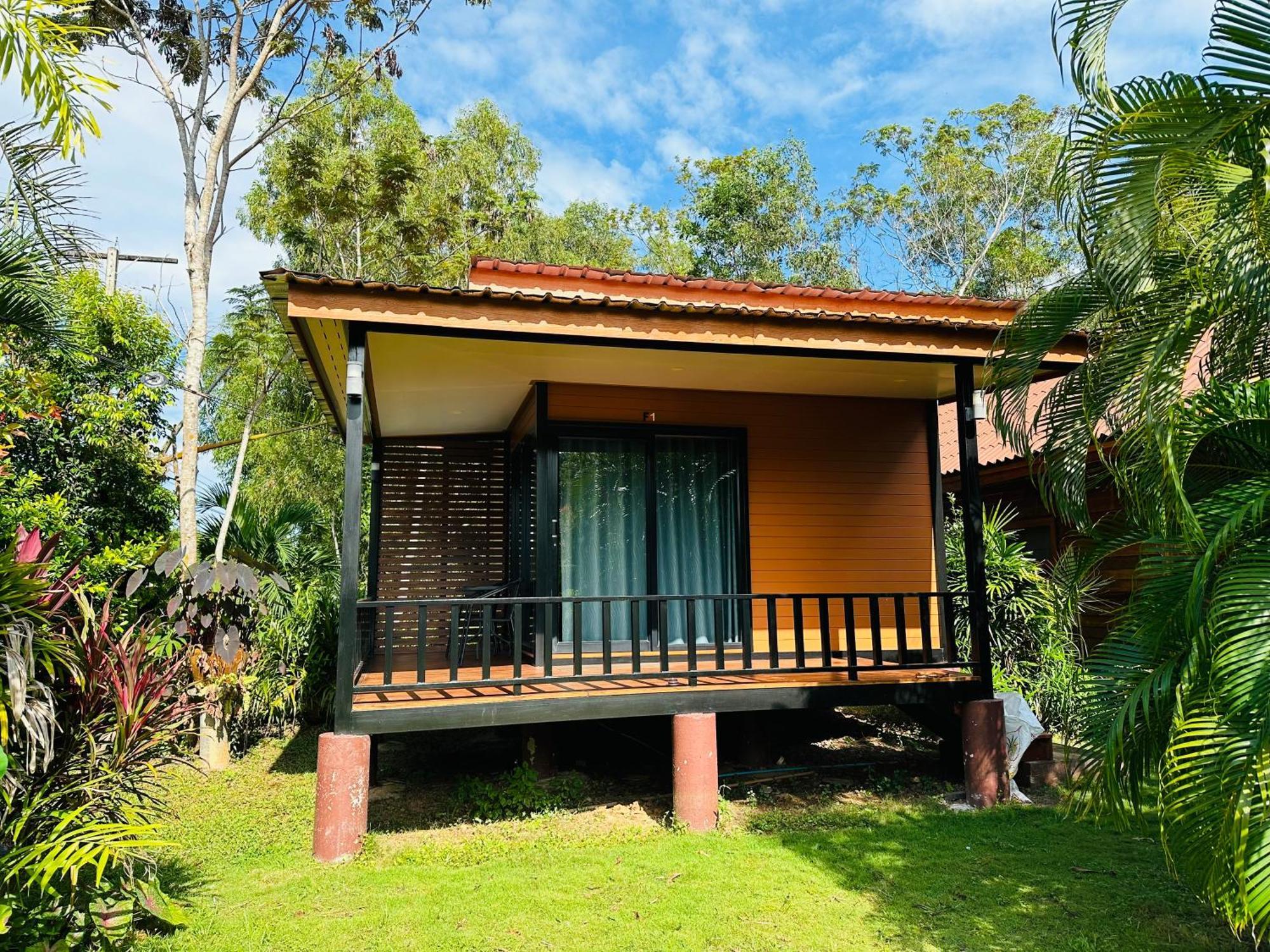 Koh Jum Bungalow & Hostel Extérieur photo