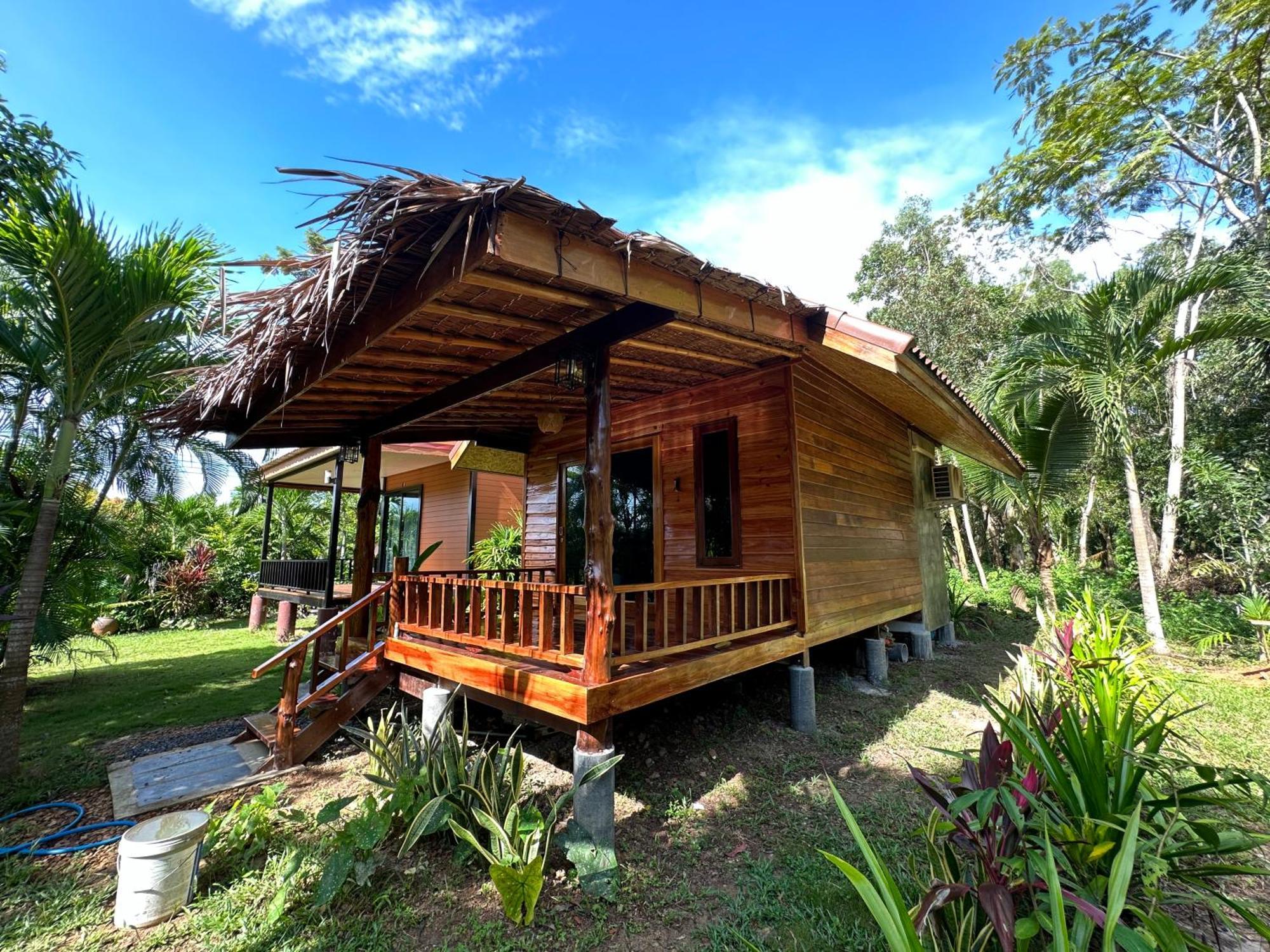 Koh Jum Bungalow & Hostel Extérieur photo