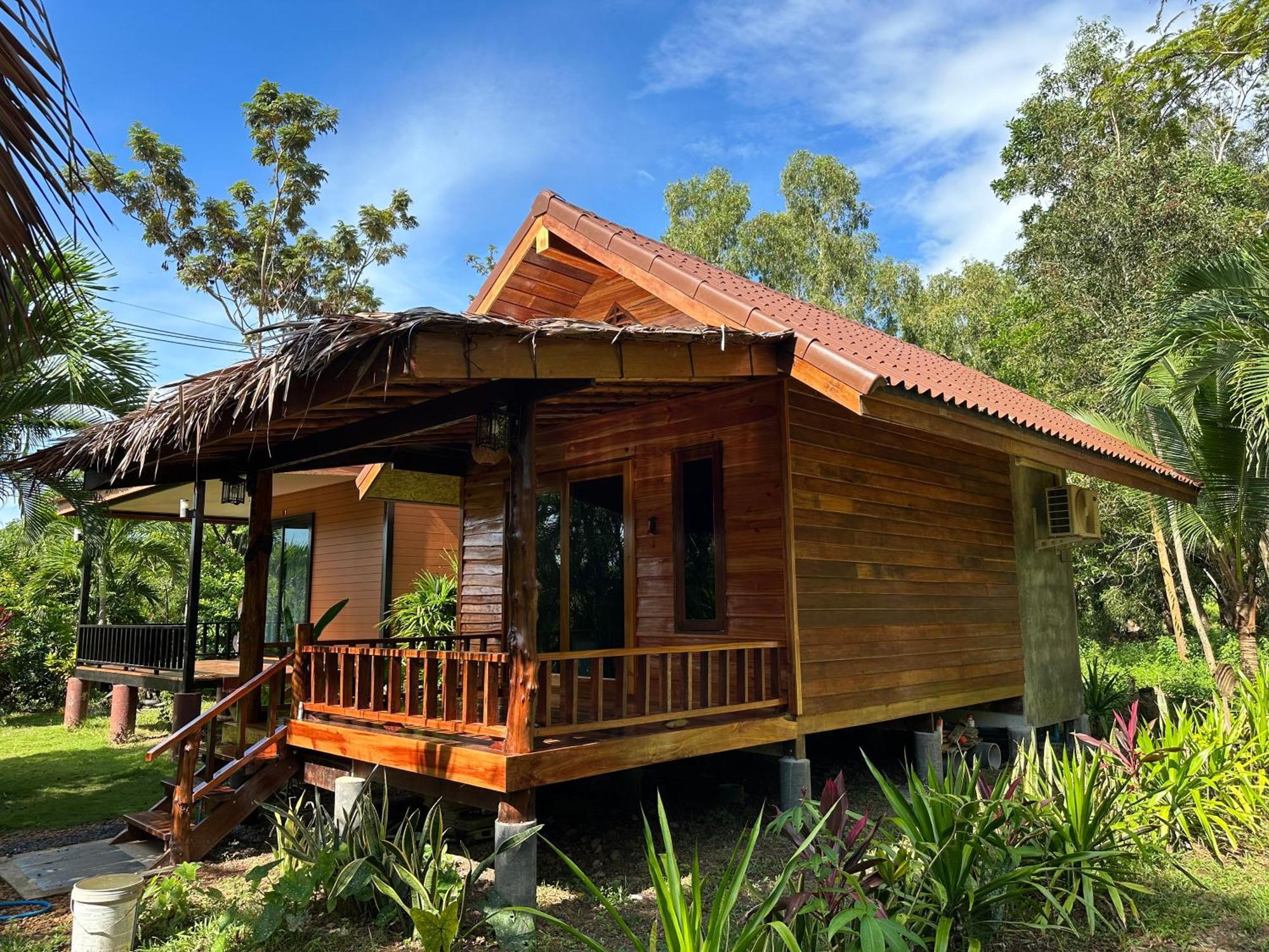 Koh Jum Bungalow & Hostel Extérieur photo