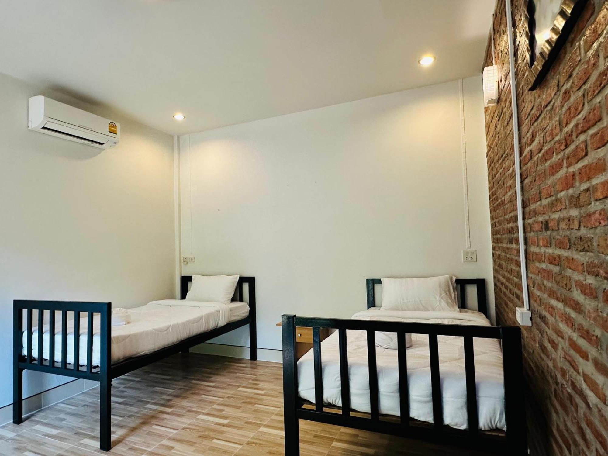 Koh Jum Bungalow & Hostel Extérieur photo