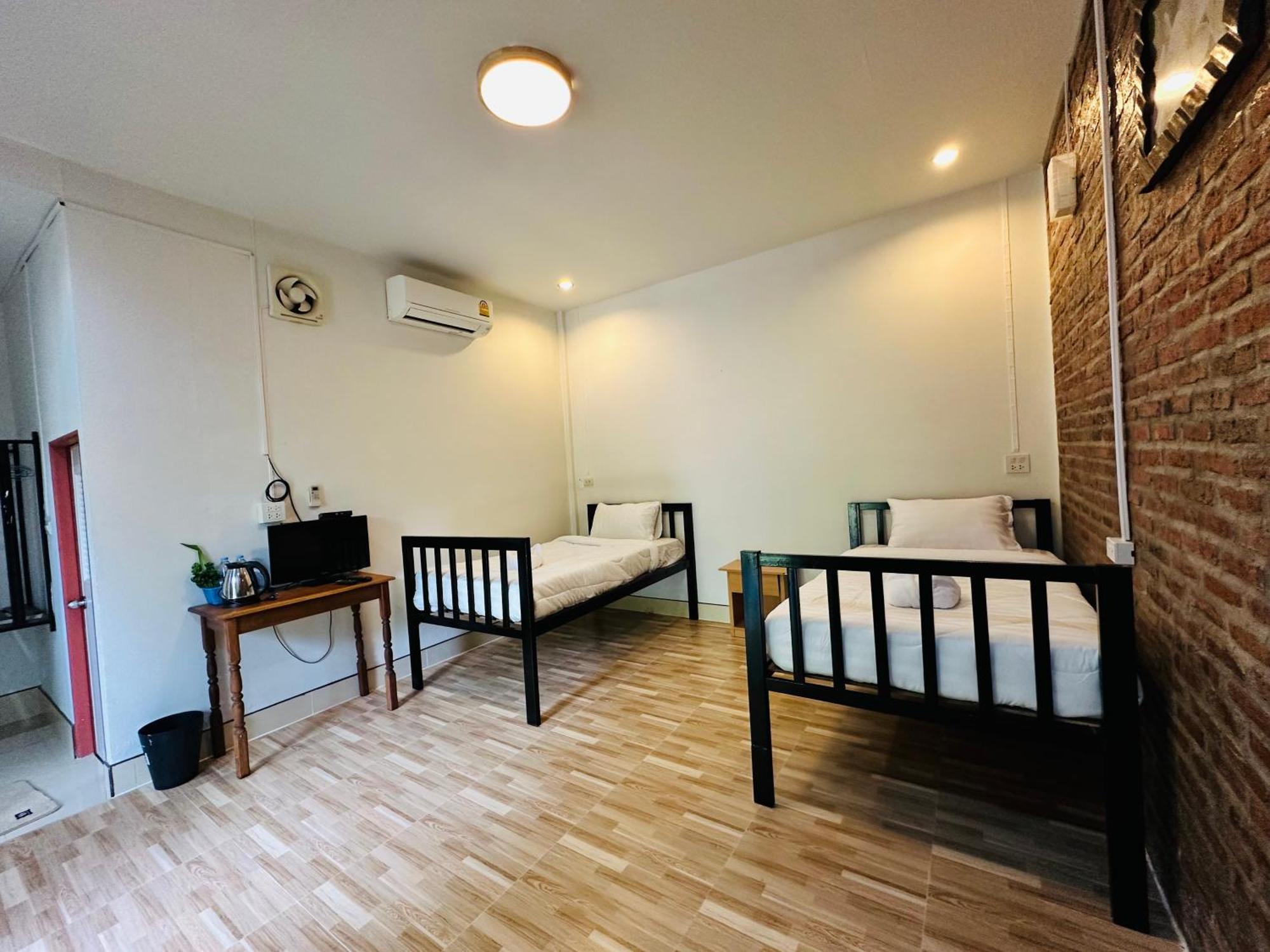Koh Jum Bungalow & Hostel Extérieur photo