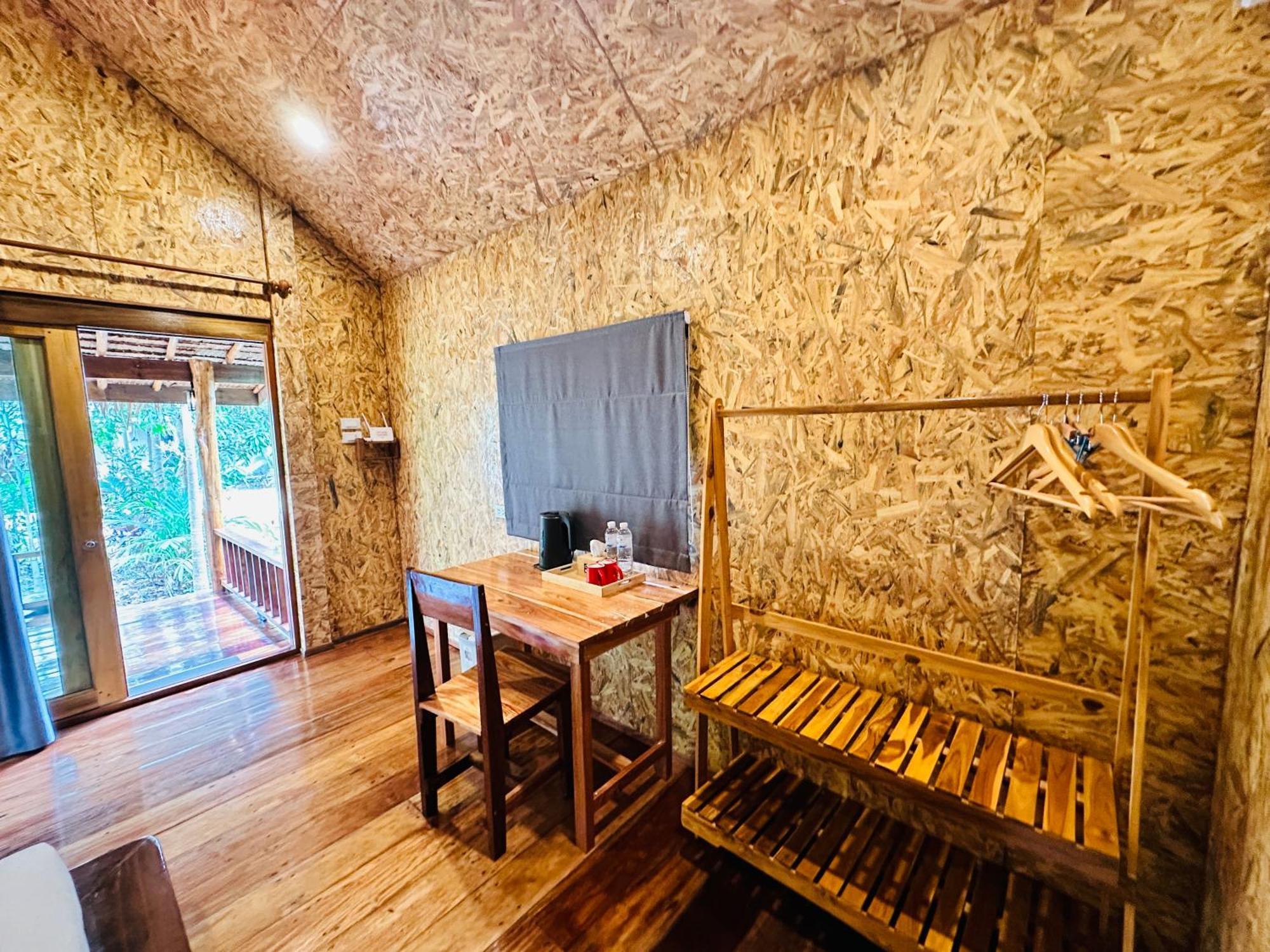 Koh Jum Bungalow & Hostel Extérieur photo